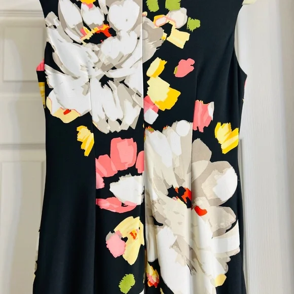 London Times Sleeve Less Floral Dress - Picture 9 of 9